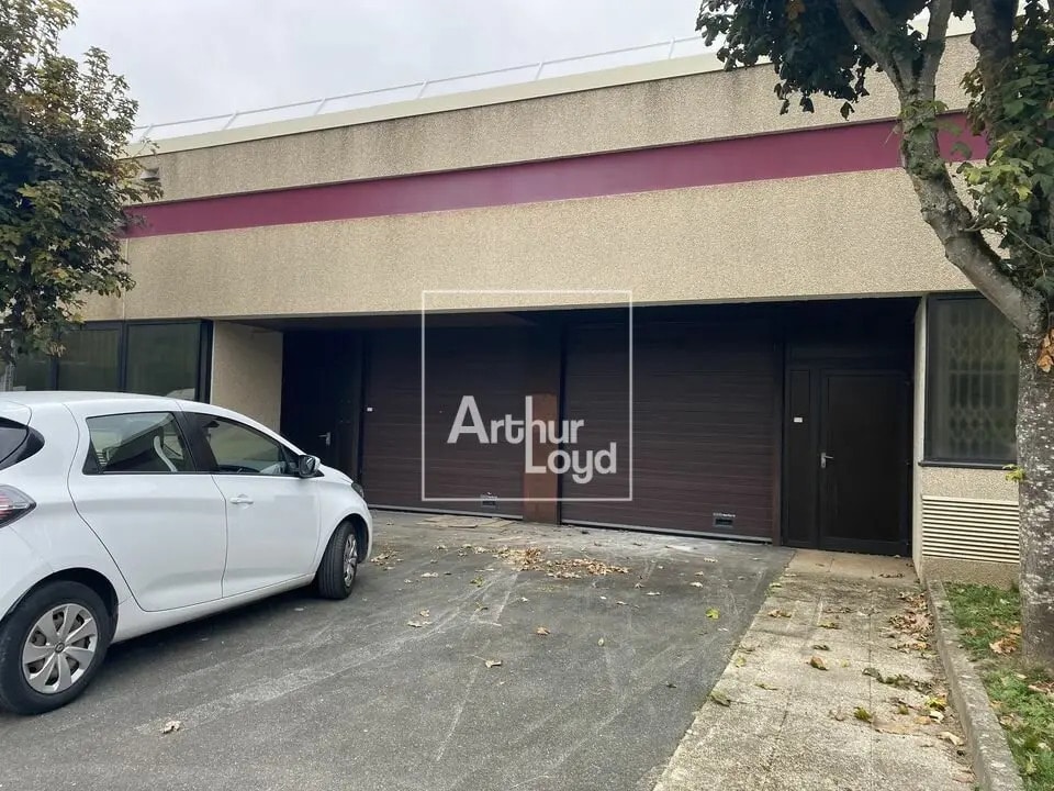 Office in Bondoufle for lease Building Photo- Image 1 of 5