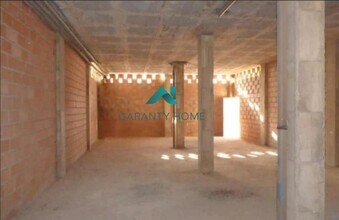 Commerce de détail dans Roquetas de Mar, Almería à louer Photo intérieure- Image 1 de 2