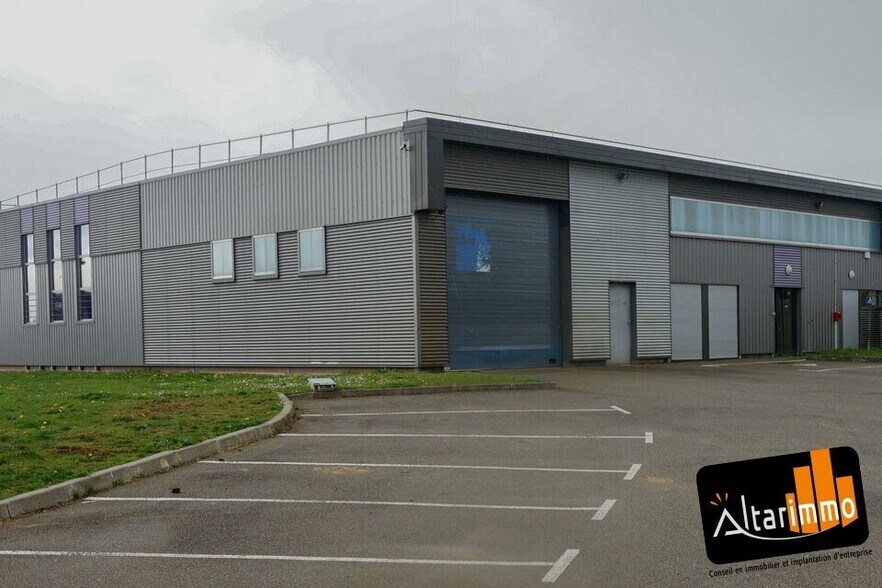 Flex in Dreux for lease - Building Photo - Image 1 of 4