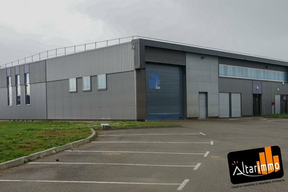Flex in Dreux for lease Building Photo- Image 1 of 5