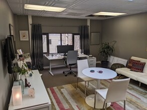 701 4th St, Santa Rosa, CA à louer Photo intérieure- Image 2 de 6