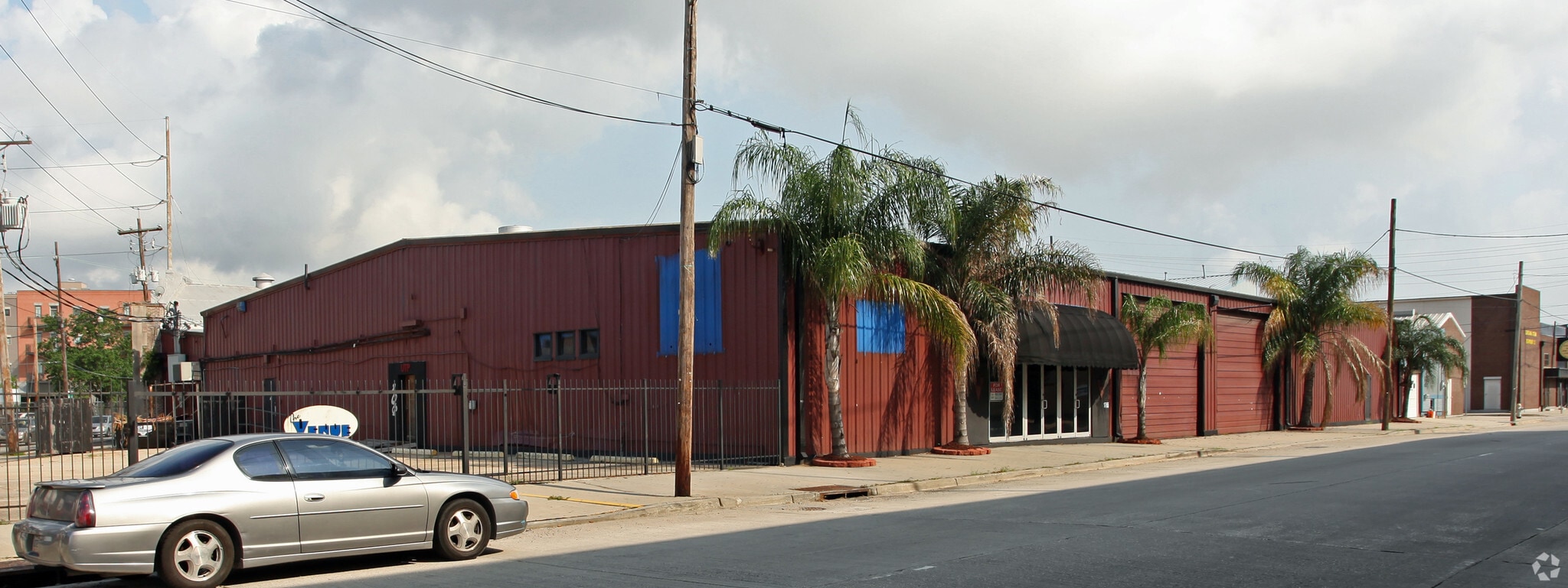 1755 Tchoupitoulas St, New Orleans, LA for lease Primary Photo- Image 1 of 5