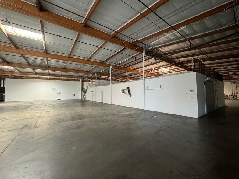 1014 Griswold Ave, San Fernando, CA for lease - Building Photo - Image 3 of 9