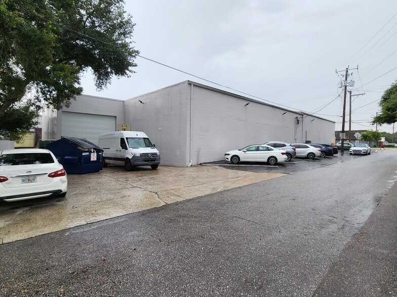4504 E Hillsborough Ave, Tampa, FL for sale - Building Photo - Image 2 of 15