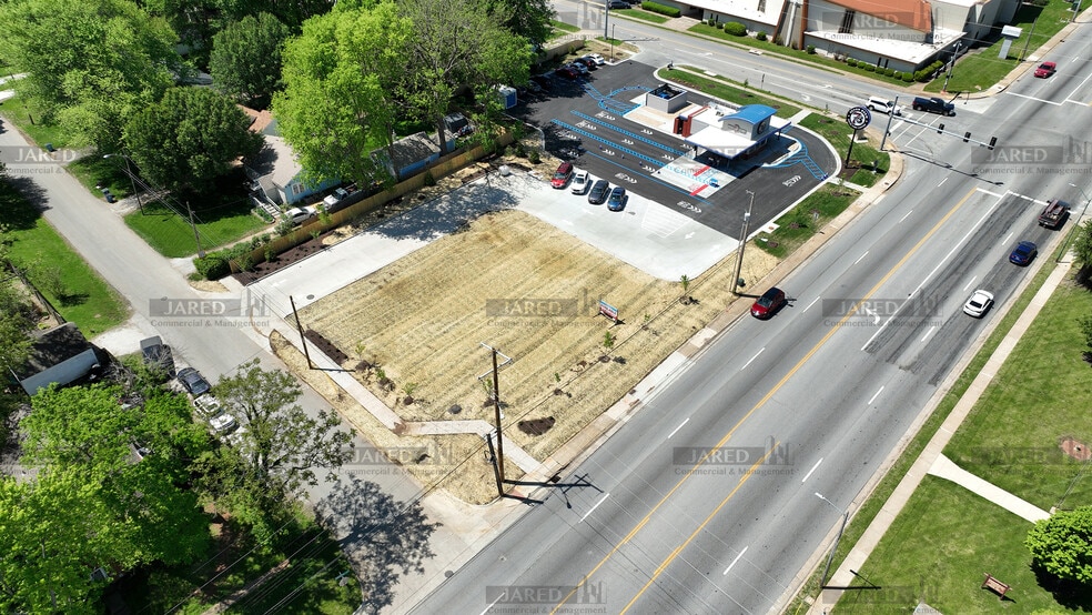 420 E Sunshine St, Springfield, MO à vendre - Photo du bâtiment - Image 1 de 8