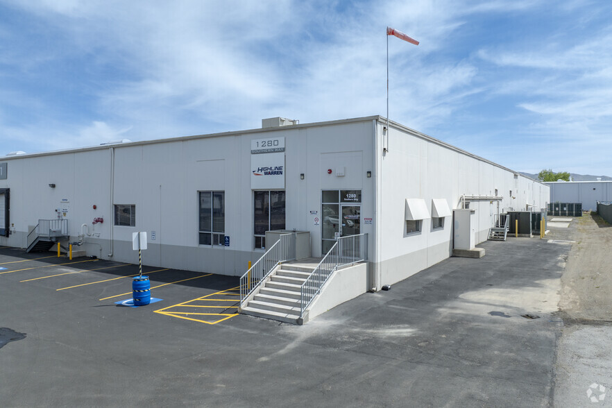 1280 Southern Way, Sparks, NV for lease - Primary Photo - Image 1 of 6