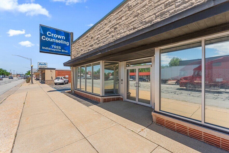 7025 Indianapolis Blvd, Hammond, IN à vendre - Photo du bâtiment - Image 2 de 20