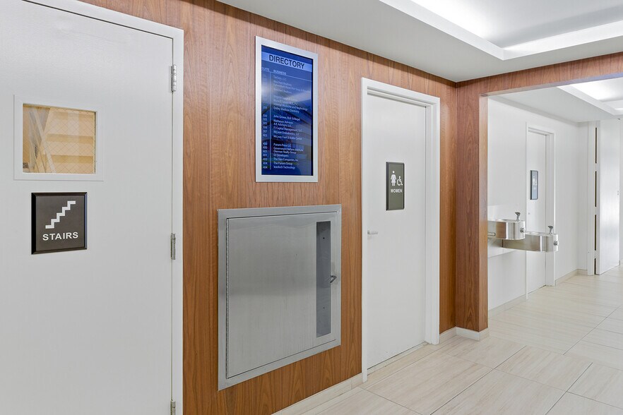 1313 Dolley Madison Blvd, McLean, VA à louer - Photo intérieure - Image 2 de 12