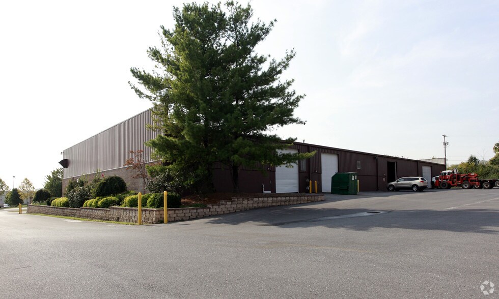 214 Fort Collier Rd, Winchester, VA à louer - Photo du bâtiment - Image 2 de 6