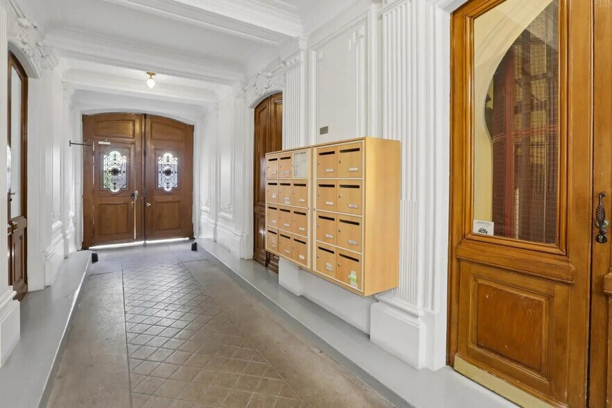 54 Rue De Ponthieu, Paris à louer - Hall d’entrée - Image 3 de 15