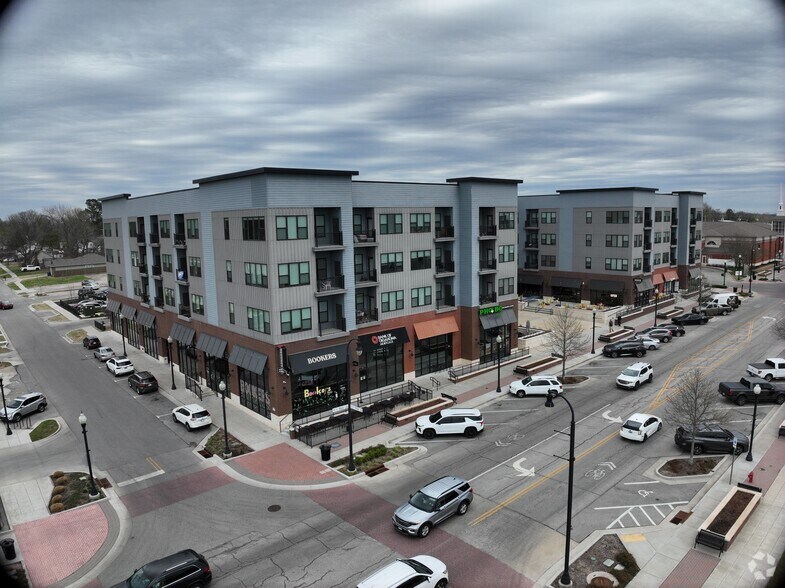 305 N Main St, Broken Arrow, OK à louer - Communauté Matterport - Image 2 de 33