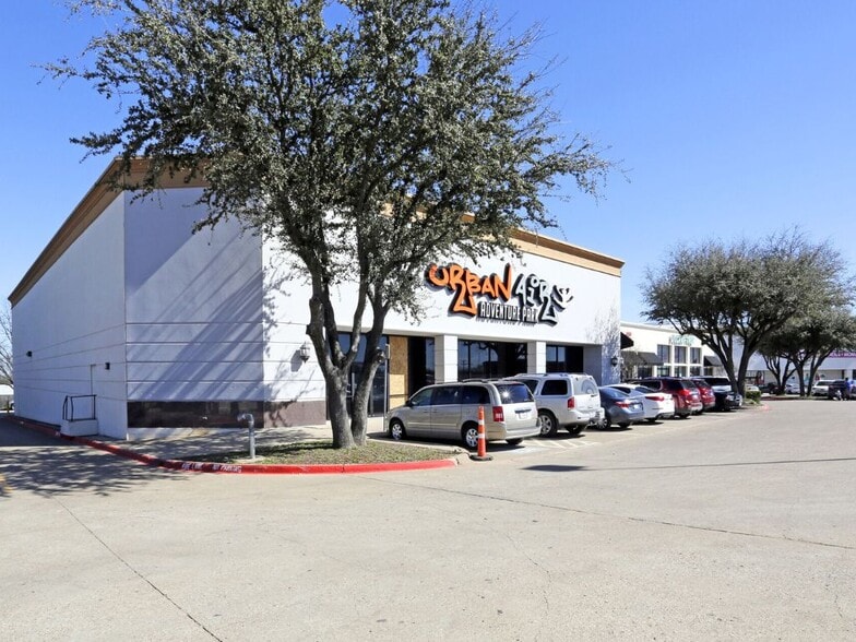 1301-1303 N Collins St, Arlington, TX for lease - Building Photo - Image 2 of 2