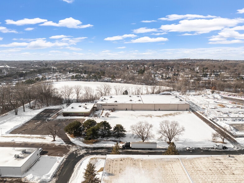 300 SW 9th Ave, New Brighton, MN for sale - Building Photo - Image 3 of 7