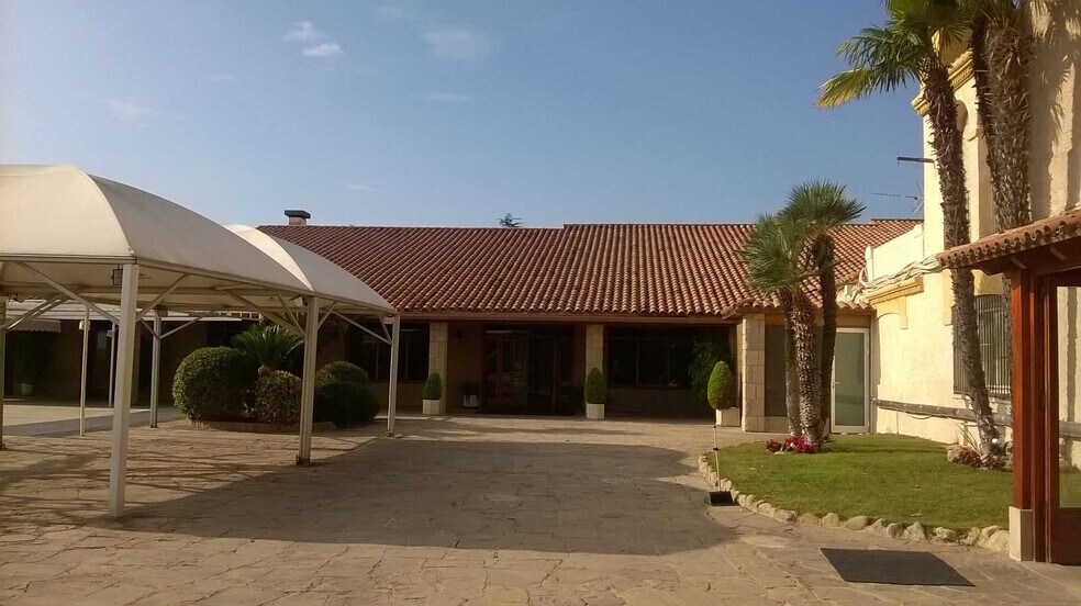 Services hôteliers dans Castellar del Vallès, Barcelona à vendre - Photo du bâtiment - Image 2 de 11