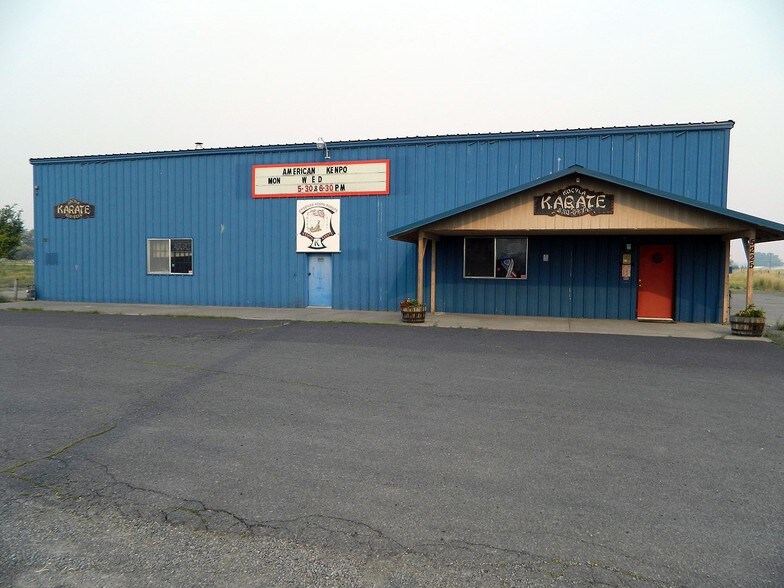 5225 Washburn Way, Klamath Falls, OR à vendre - Photo du bâtiment - Image 2 de 15