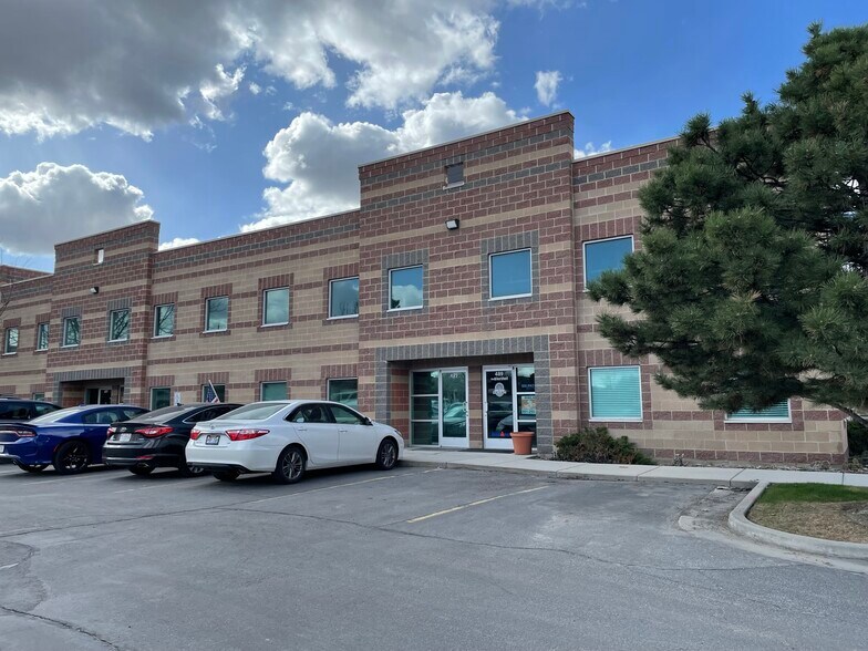 461-489 W Parkland Dr, Sandy, UT à louer - Photo du bâtiment - Image 2 de 12