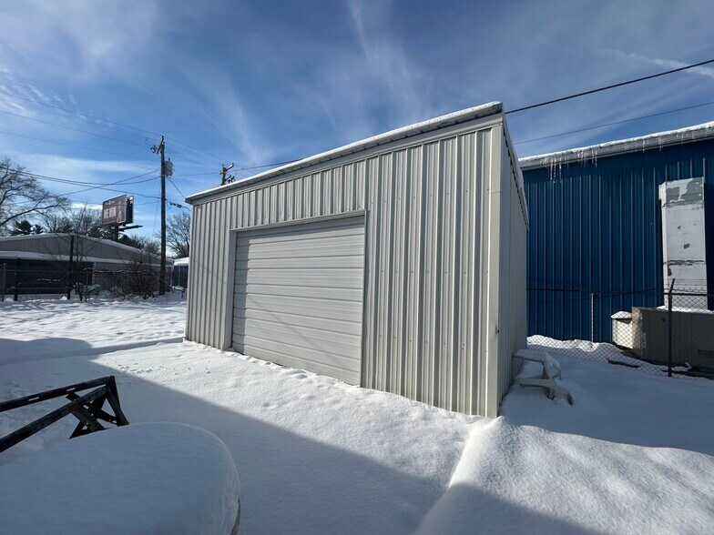 55955 Hoosier Ave, Mishawaka, IN à vendre - Photo du bâtiment - Image 3 de 6