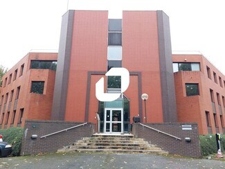 More details for 6 Rue Jean Pierre Timbaud, Montigny-le-Bretonneux - Office for Lease