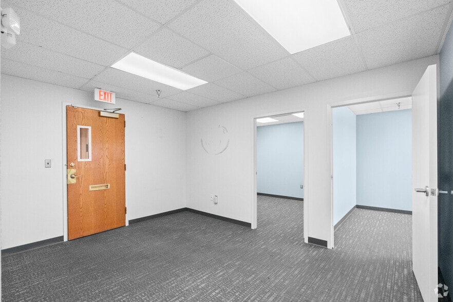 6196 Oxon Hill Rd, Oxon Hill, MD à louer - Photo intérieure - Image 3 de 28