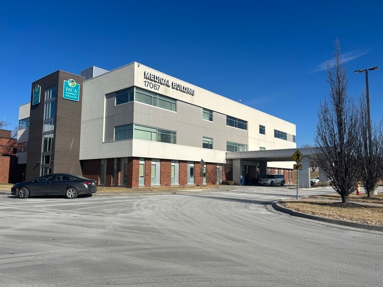 17067 S 71 Hwy, Belton, MO for lease - Building Photo - Image 1 of 9