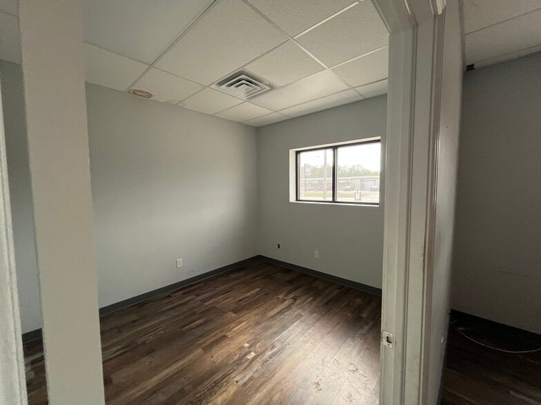 206 N West St, Wichita, KS for sale - Building Photo - Image 3 of 7