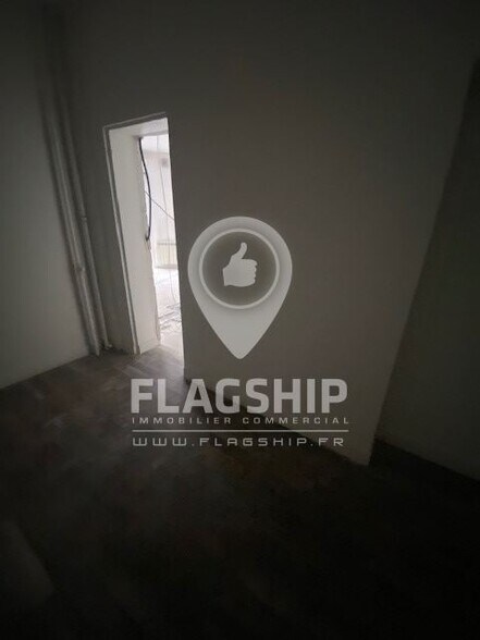 Retail in Montreuil for lease - Interior Photo - Image 3 of 8
