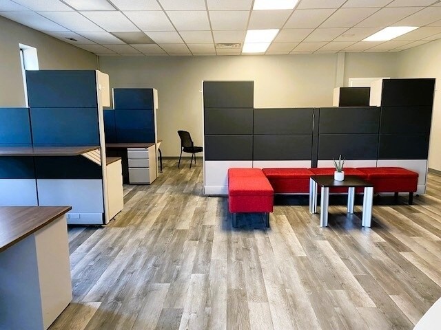 36887 Schoolcraft Rd, Livonia, MI à louer - Photo intérieure - Image 3 de 30