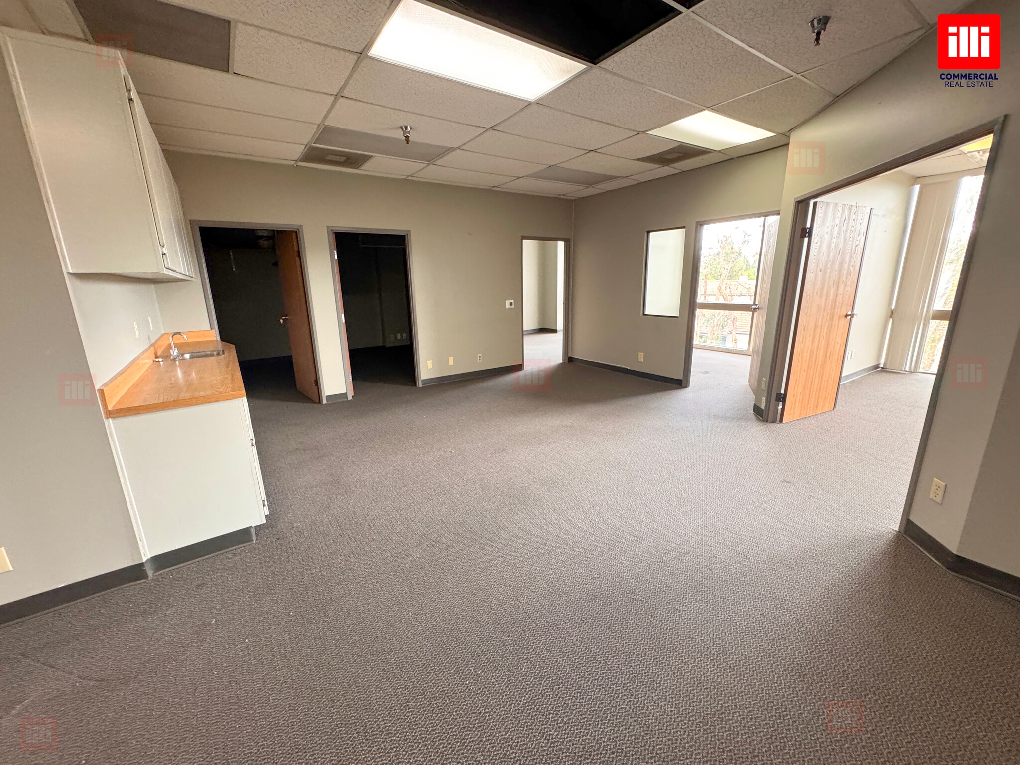 23734 Valencia Blvd, Valencia, CA à louer Photo intérieure- Image 1 de 4