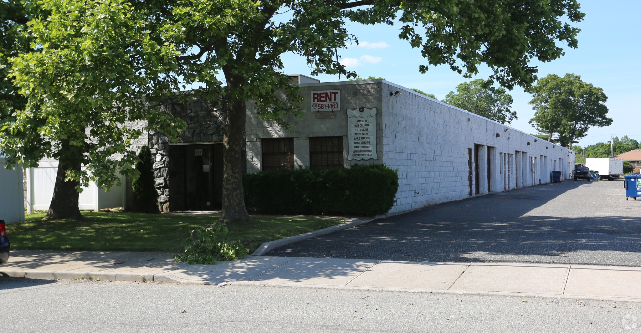 261 Suburban Ave, Deer Park, NY for lease Building Photo- Image 1 of 15