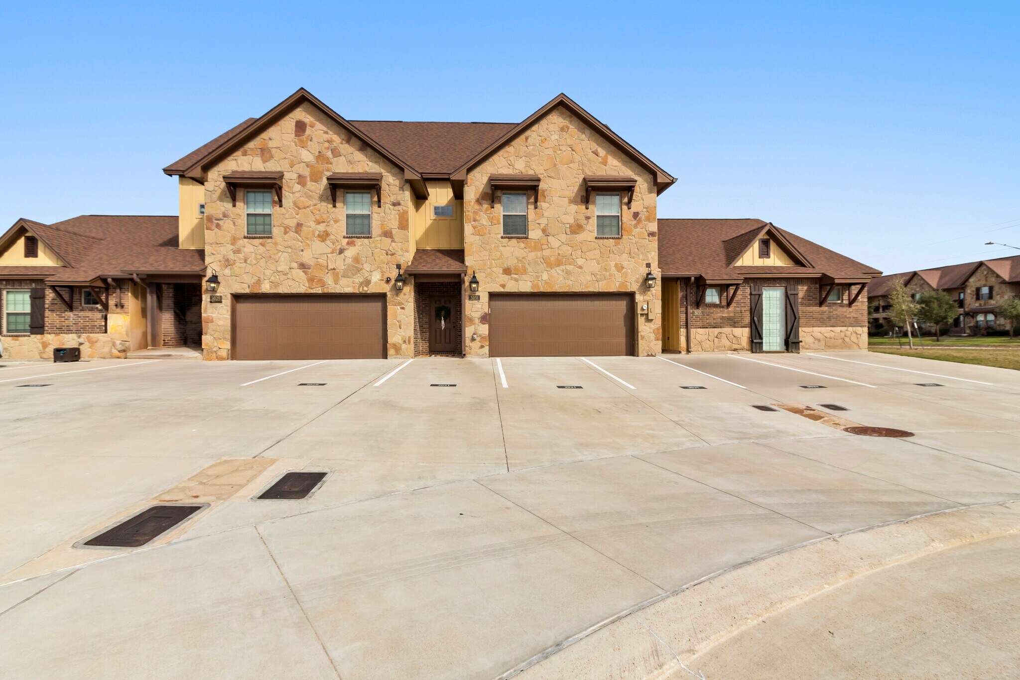 4038 Gunner Trl, College Station, TX à vendre Photo du bâtiment- Image 1 de 32