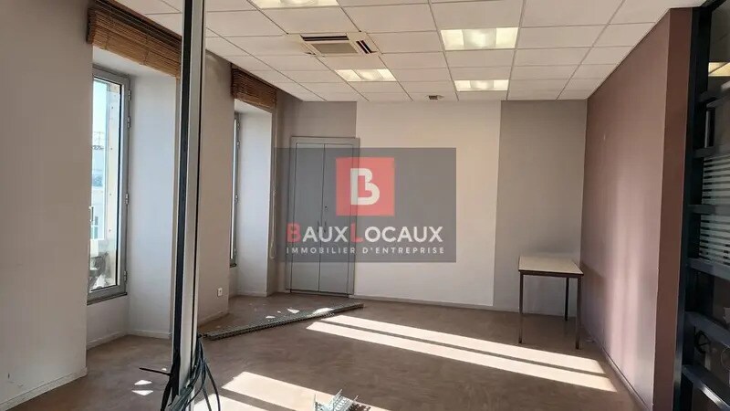 Office in Avignon for lease - Interior Photo - Image 1 of 5