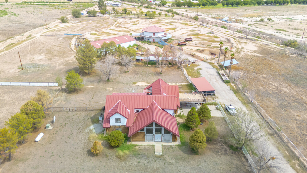 1100 S Vinton Rd, Anthony, TX for sale - Primary Photo - Image 1 of 82