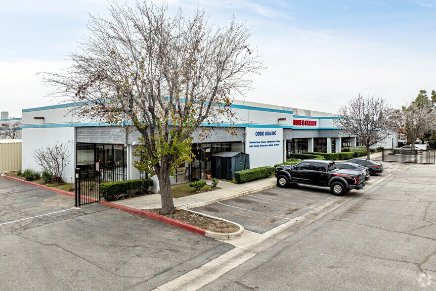 5407 Holt Blvd, Montclair, CA à vendre - Photo du bâtiment - Image 2 de 8