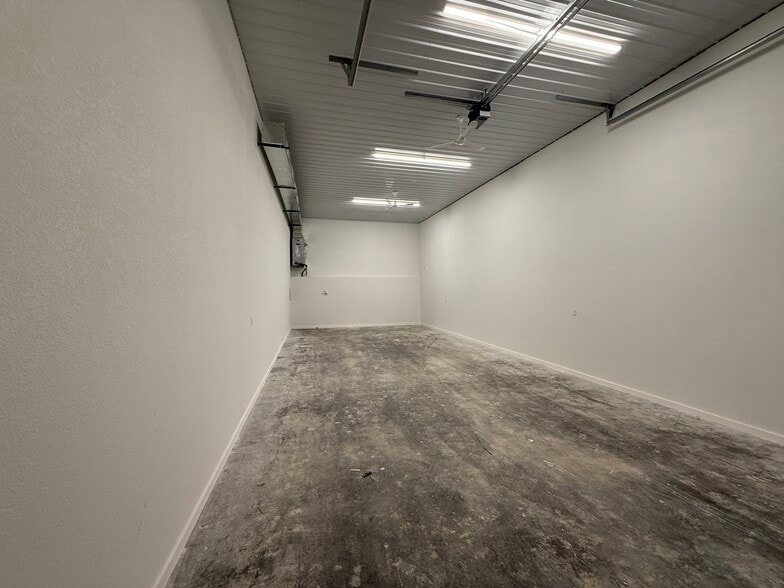 6565 Stellhorn Rd, Fort Wayne, IN for lease - Interior Photo - Image 2 of 8