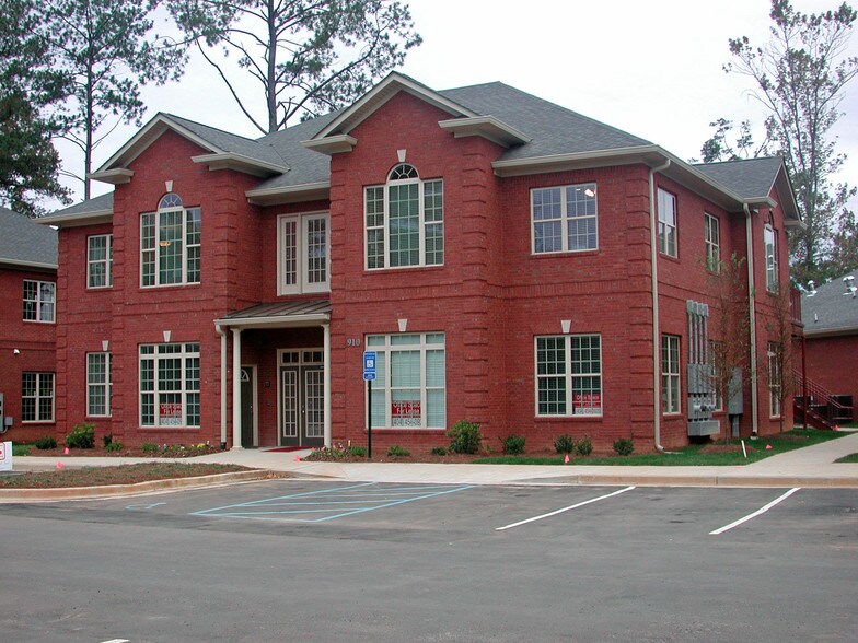 910 Dannon View, Atlanta, GA à vendre - Photo du bâtiment - Image 2 de 14