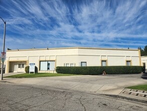 19509-19529 Business Center Dr, Northridge, CA à louer Photo du bâtiment- Image 2 de 4