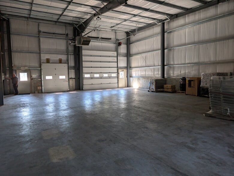 155 New Haven Ave, Derby, CT for lease - Building Photo - Image 3 of 18