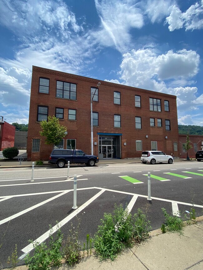 Plus de détails pour 3030 Penn Ave, Pittsburgh, PA - Bureau à vendre