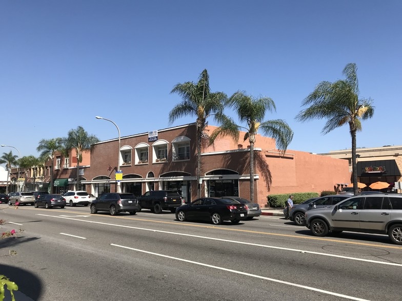 228 W Main St, Alhambra, CA à vendre - Photo du bâtiment - Image 3 de 9