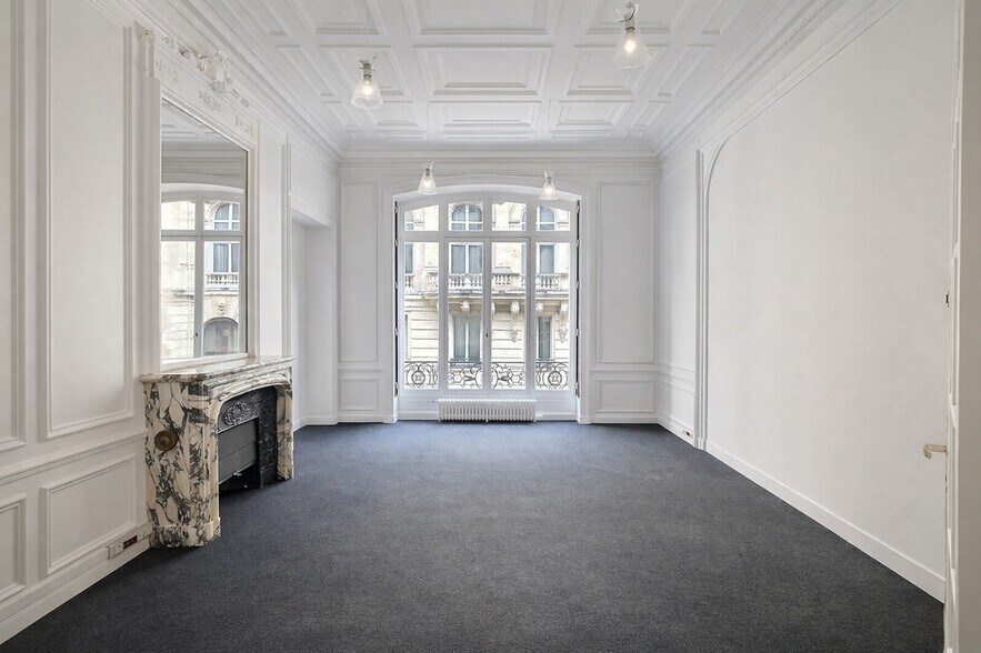 Office in Paris for lease - Interior Photo - Image 3 of 8