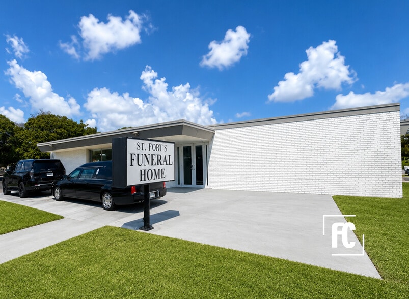 1800 Okeechobee Rd, Fort Pierce, FL à vendre - Photo du bâtiment - Image 1 de 38
