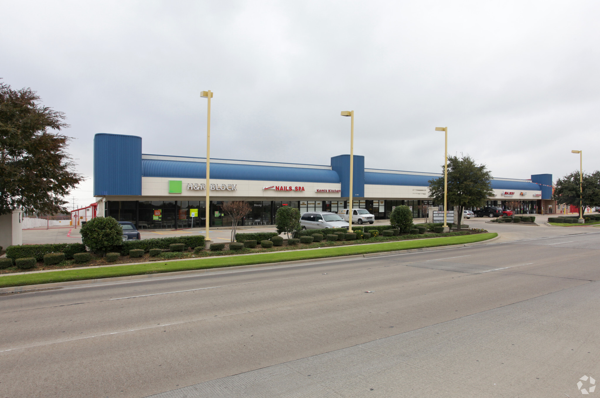 1102 W Pioneer Pky, Grand Prairie, TX à louer Photo principale- Image 1 de 2