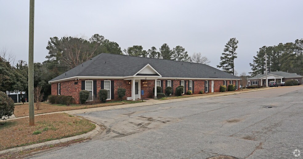 17 Surrey Ct, Columbia, SC for lease - Building Photo - Image 1 of 8