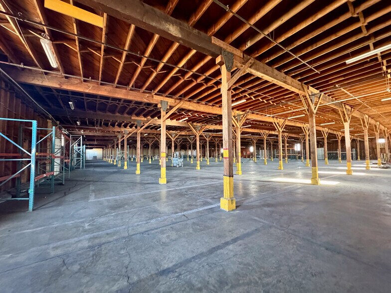 451 N Lodestone Way, Tooele, UT à louer - Photo du bâtiment - Image 3 de 6