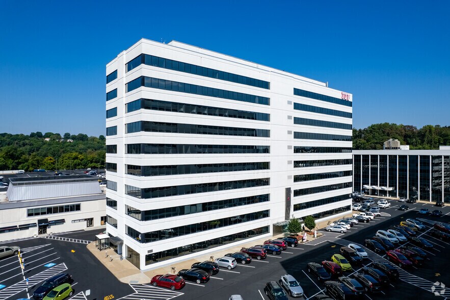 400 Penn Center Blvd, Pittsburgh, PA à louer - Photo du bâtiment - Image 1 de 5