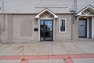 125 E First St, Oswego, NY à louer Photo du bâtiment- Image 2 de 18