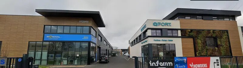 Industriel dans Villeneuve-la-Garenne à louer Photo du bâtiment- Image 1 de 32