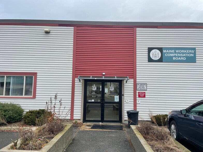 1037 Forest Ave, Portland, ME à louer - Photo du bâtiment - Image 1 de 5