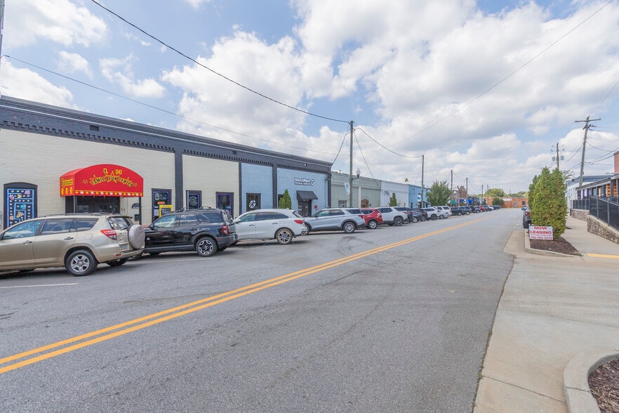 25 Depot St, Hartwell, GA for sale - Building Photo - Image 2 of 16