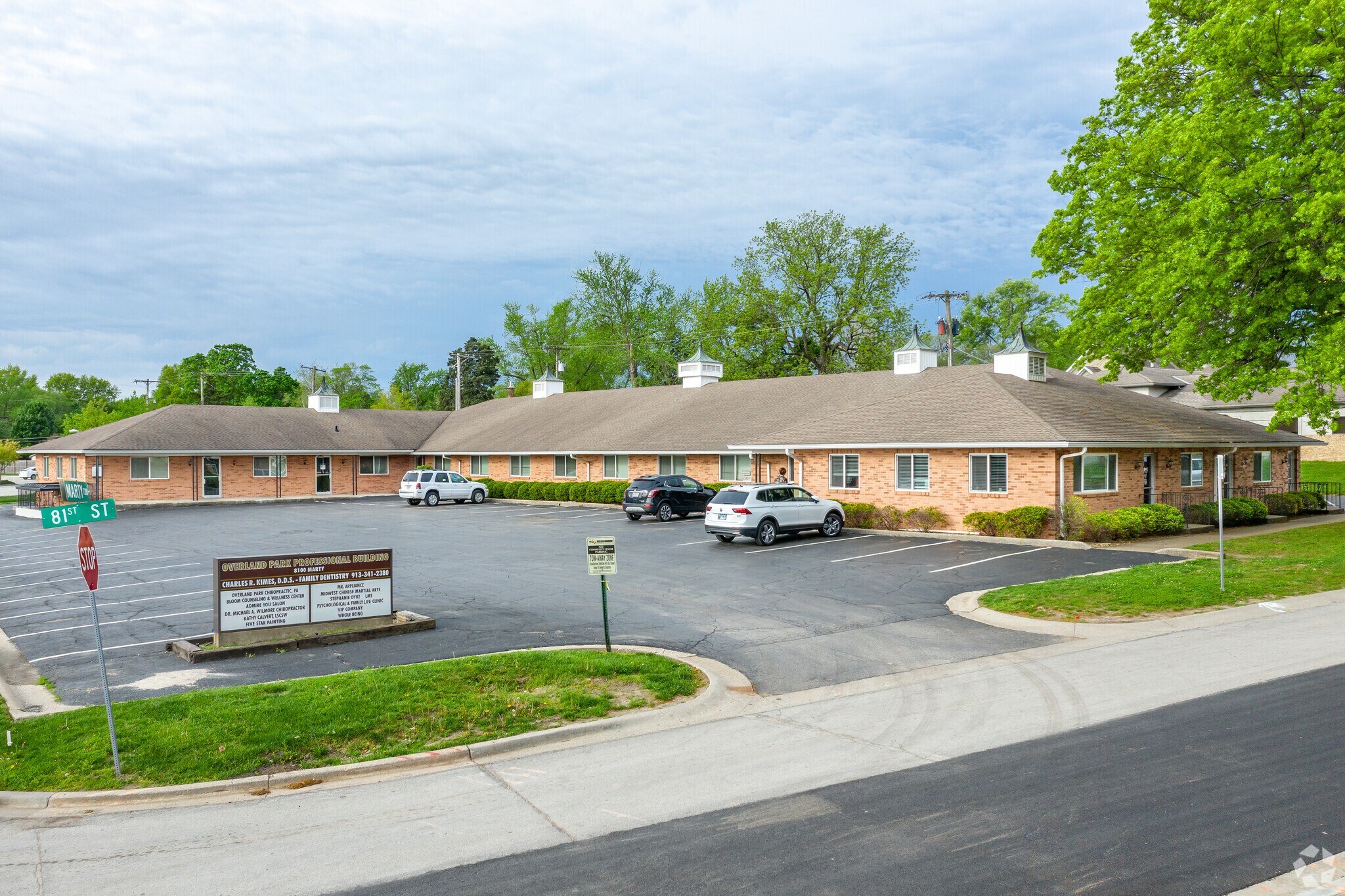 8100 Marty St, Overland Park, KS à louer Photo du bâtiment- Image 1 de 6